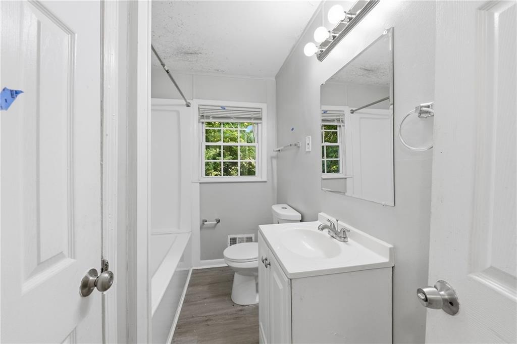 1112 Valley View Road Southeast Atlanta, GA 30315 - Photo 24 of 30