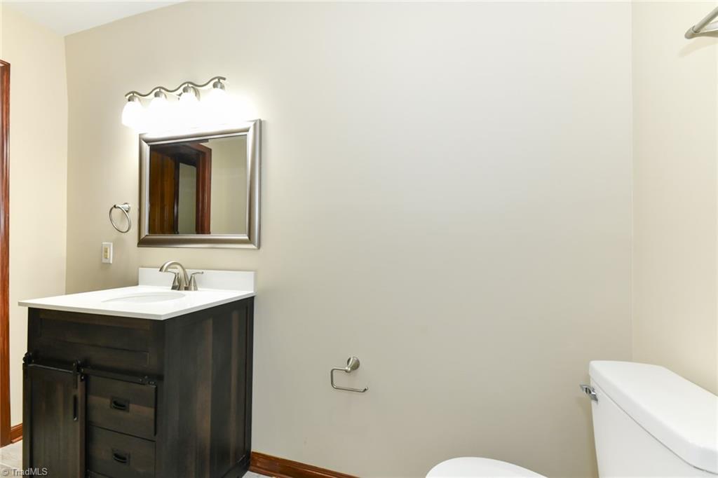 595 Quesinberry Road Eden, NC 27288 - Photo 30 of 45 Hallway Bath