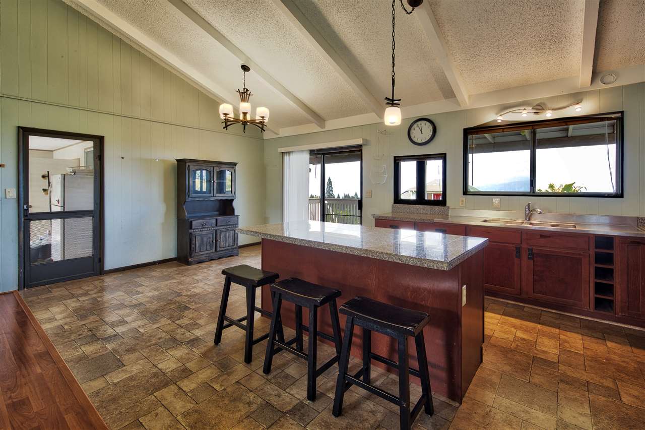 2150 Lower Kula Road Kula, HI 96790 - Photo 9 of 30 a view of a dining room with furniture