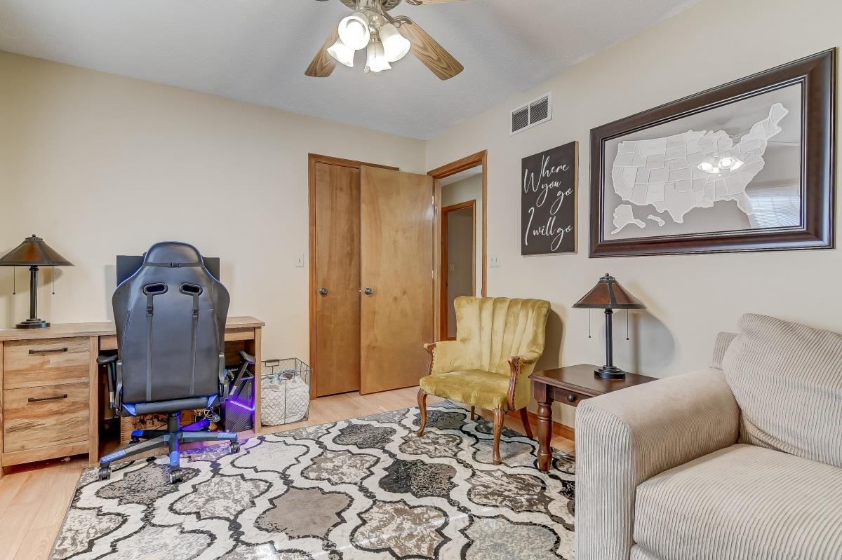 19413 Pinecrest Road Petersburg, IL 62675 - Photo 24 of 28 Gallery Image 24