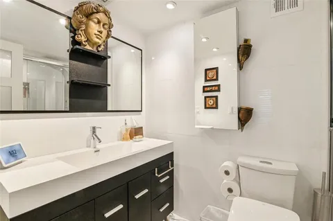 $449,999 | 2029 North Ocean Boulevard, Unit 410, Fort Lauderdale, FL 33305