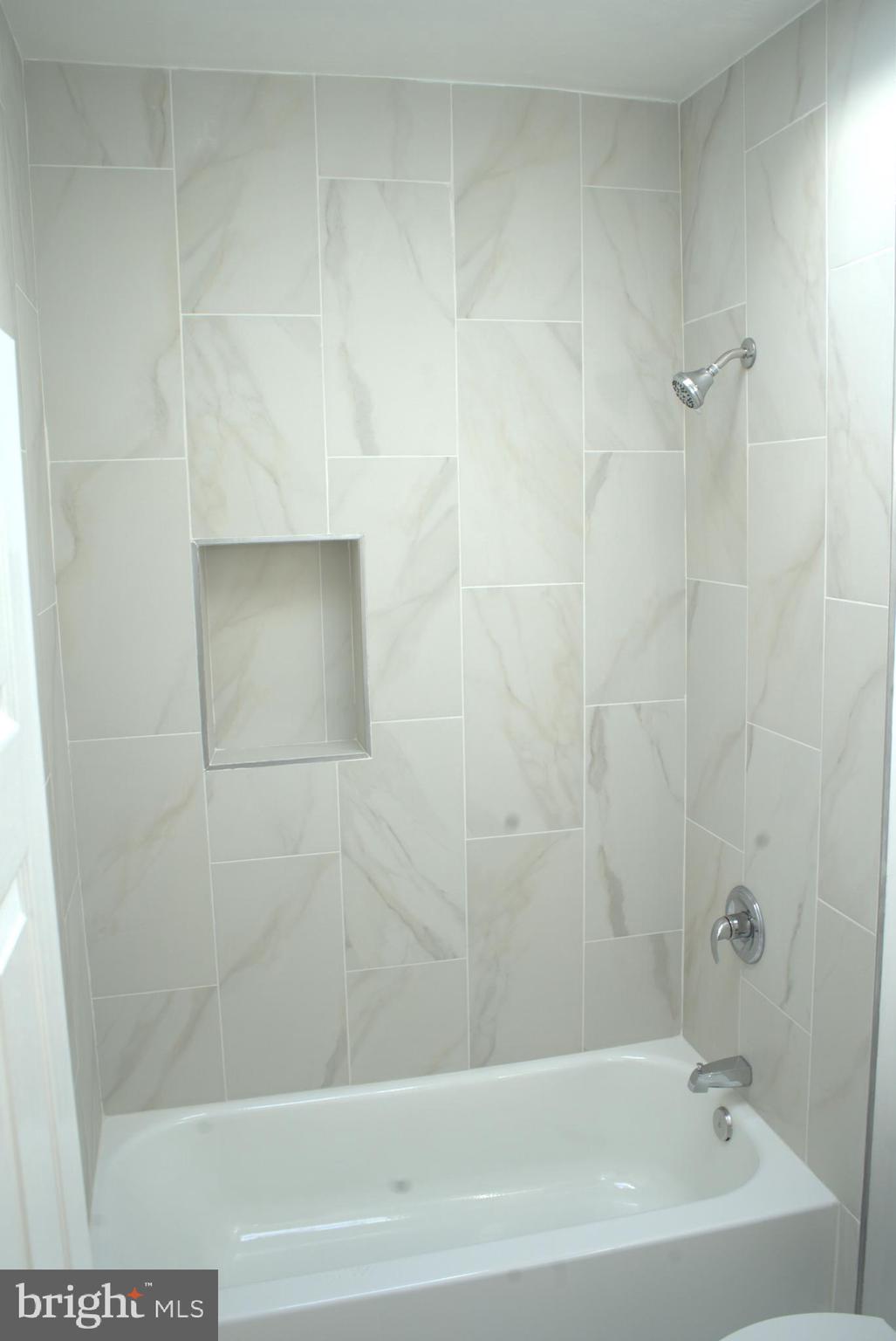 117 South Wickham Road Baltimore, MD 21229 - Photo 60 of 121 Bath1