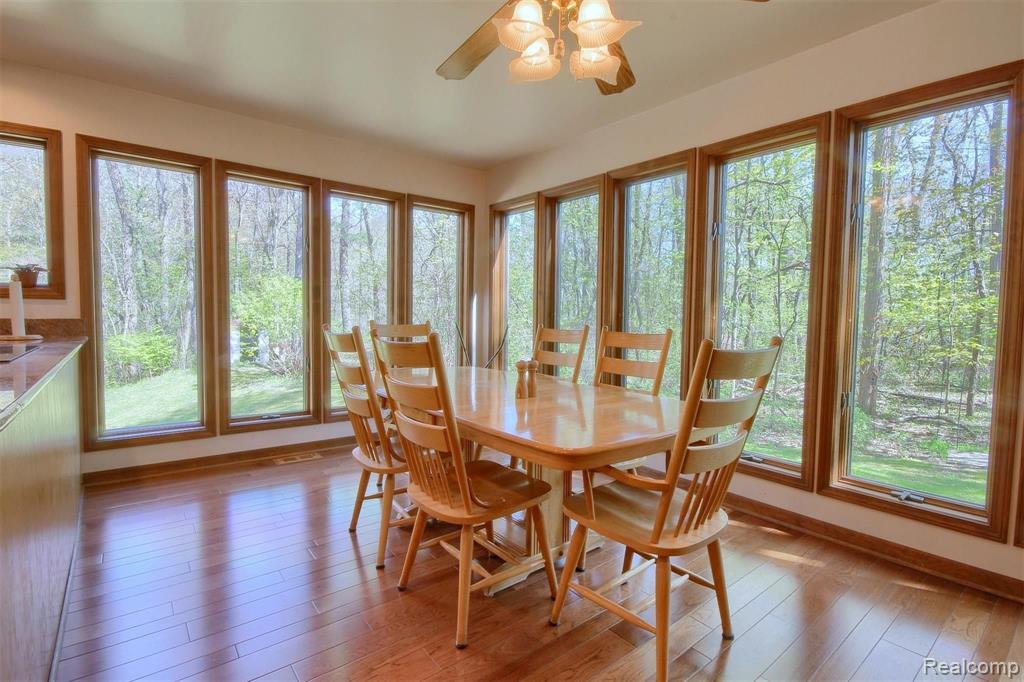20683 Clark Road Belleville, MI 48111 - Photo 11 of 34