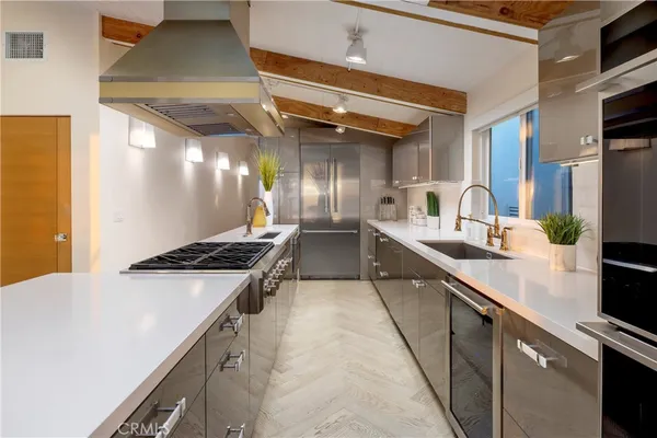 $4,775,000 | 10 66th Place, Long Beach, CA 90803