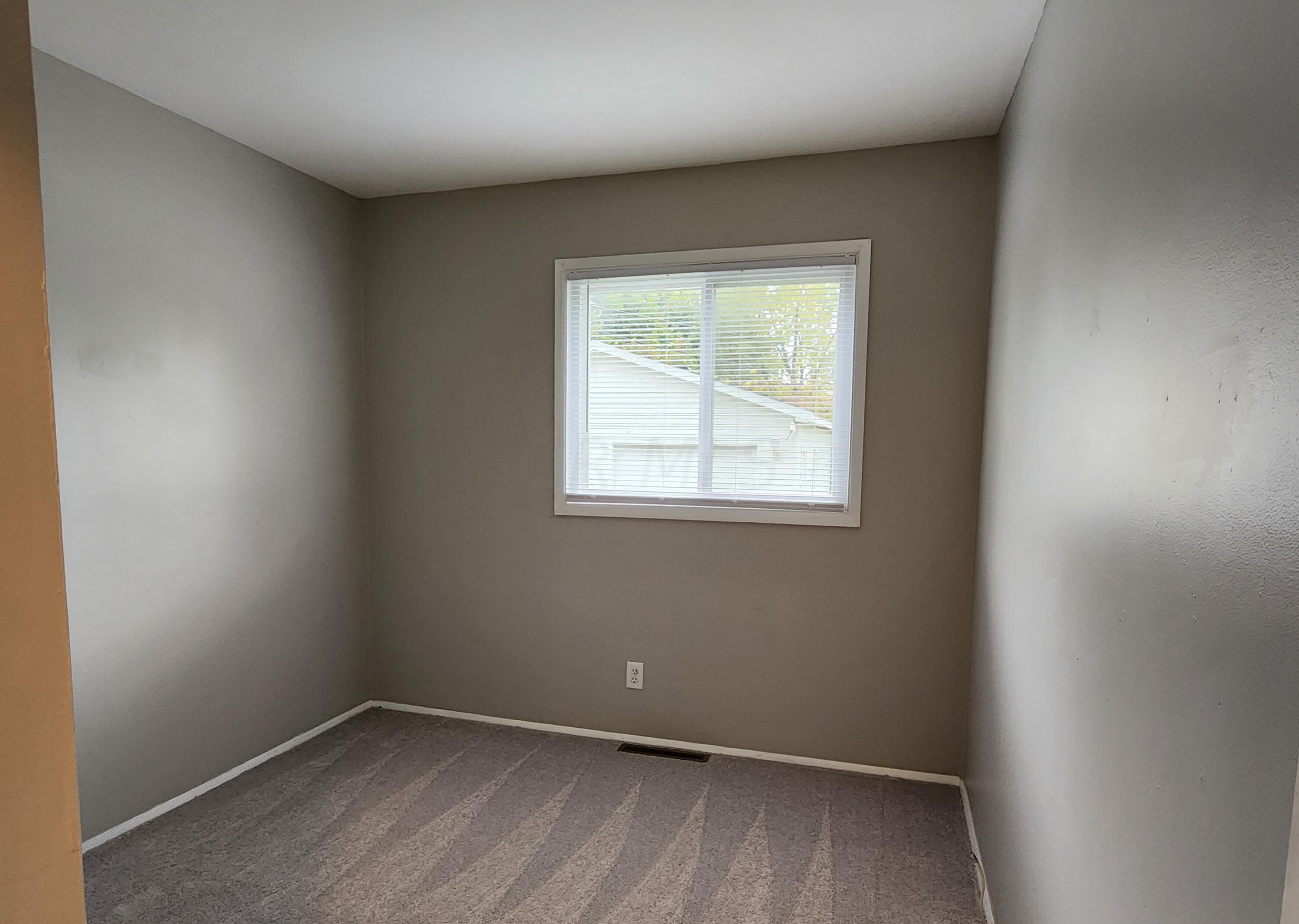 3466 Rodell Road Columbus, OH 43232 - Photo 16 of 29 16 Bedroom three 20231015_161111