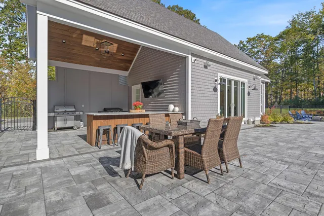 $2,095,000 | 1007 Branch Road, Wells, ME 04090