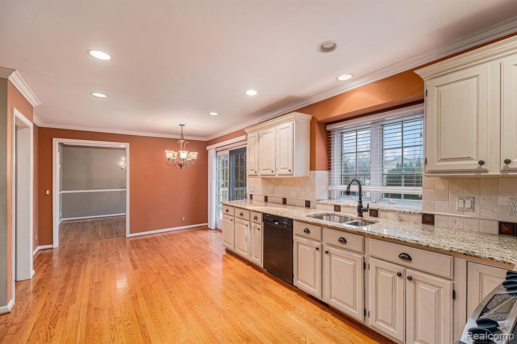 822 Augusta Drive Rochester Hills, MI 48309 - Photo 17 of 35