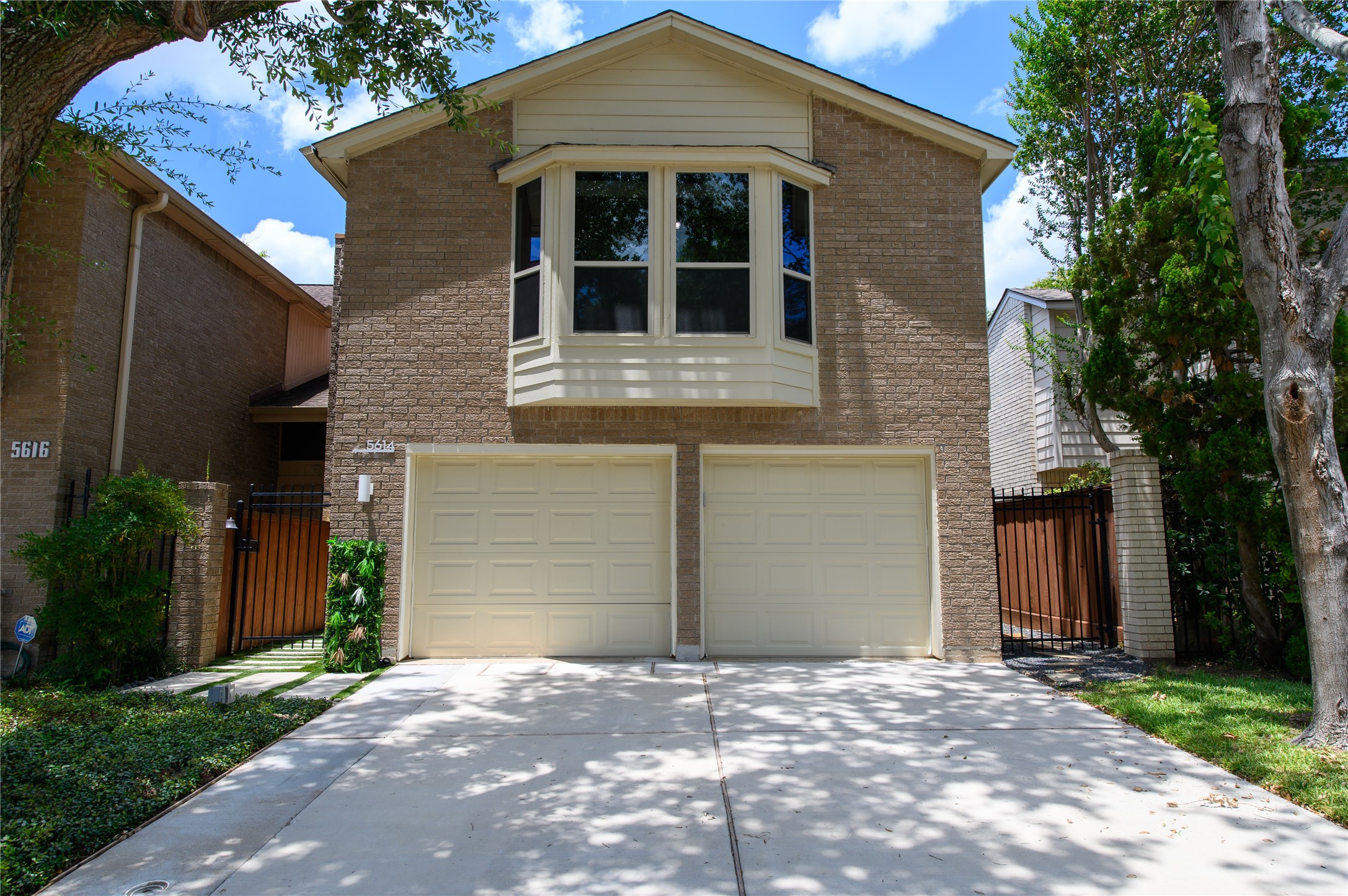 5614 Innsbruck Street Bellaire, TX 77401 - Photo 1 of 22