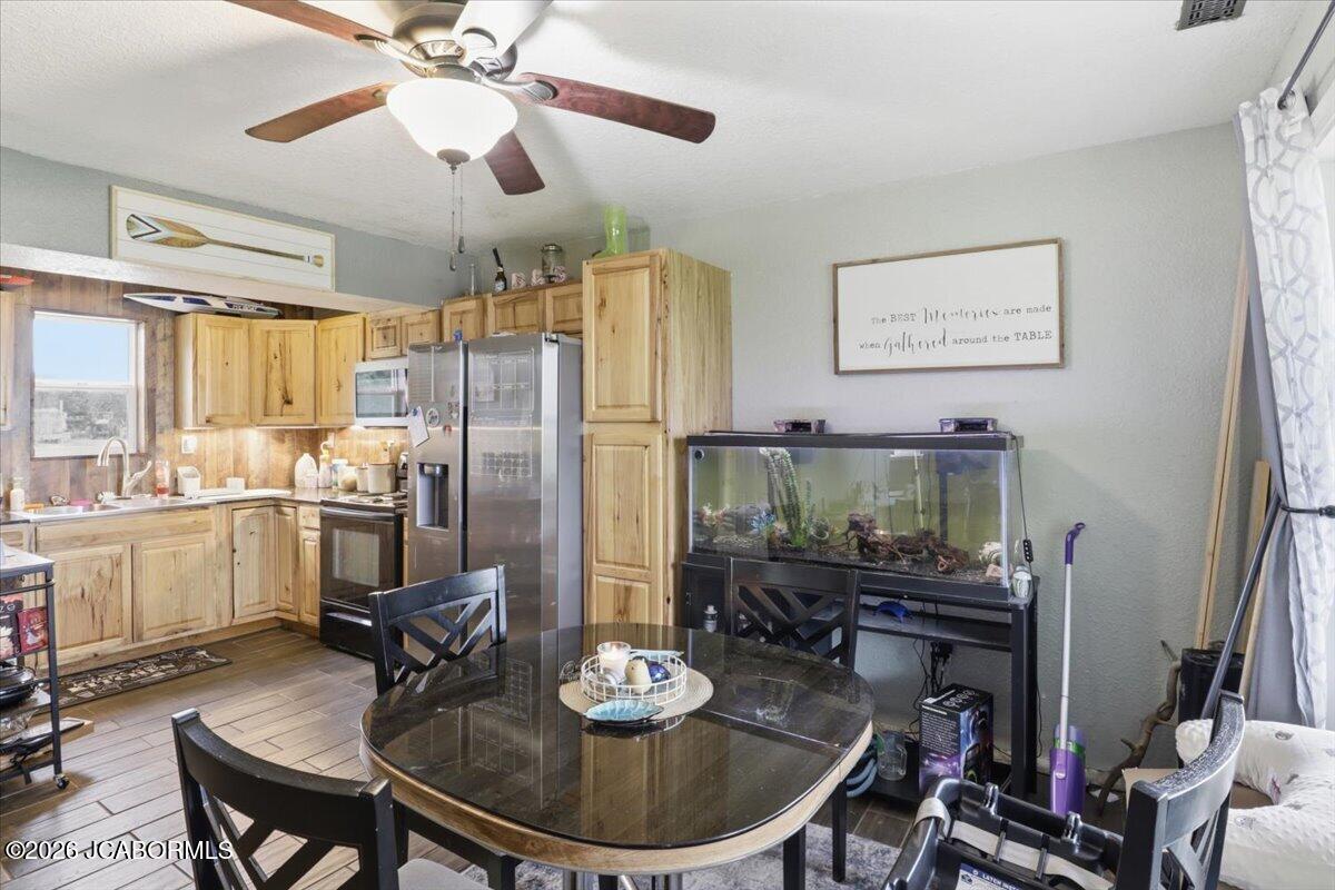 6453 North Circle Road Stover, MO 65078 - Photo 13 of 37 09-005_MG_9559