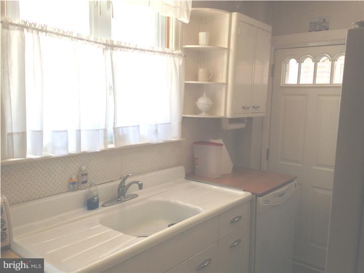 5633 Miriam Road Philadelphia, PA 19124 - Photo 12 of 25 Kitchen