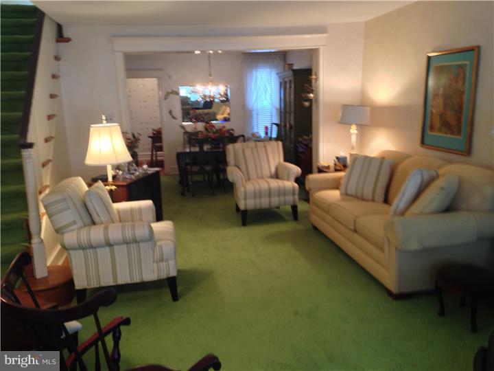 5633 Miriam Road Philadelphia, PA 19124 - Photo 3 of 25 Living Room