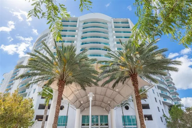 a view of a multi story building