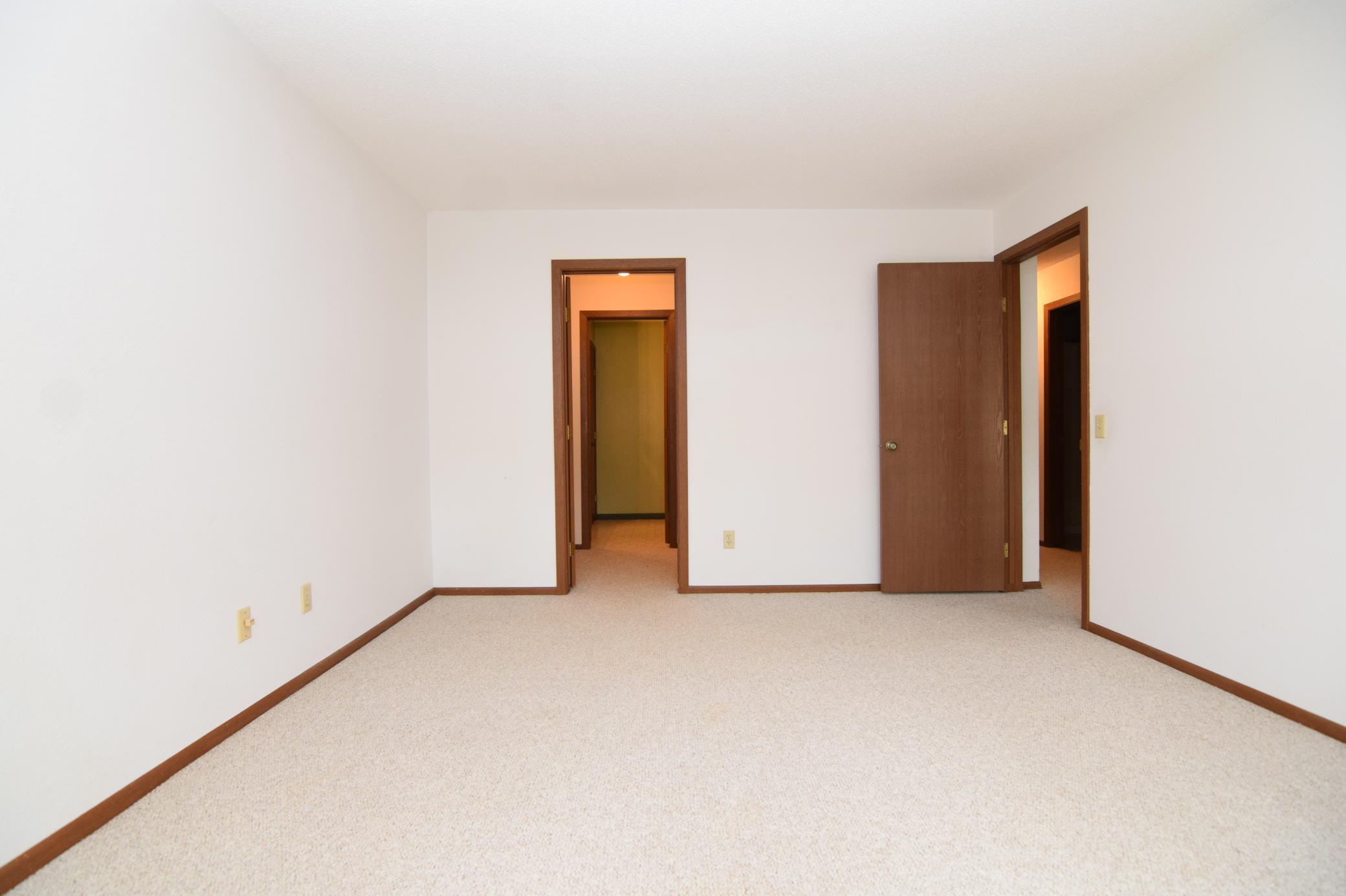11039 Oregon Circle Bloomington, MN 55438 - Photo 20 of 32