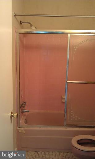 1346 Rolling Rd. Catonsville, MD 21228 - Photo 7 of 22 Bath
