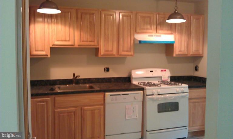1346 Rolling Rd. Catonsville, MD 21228 - Photo 10 of 22 Kitchen