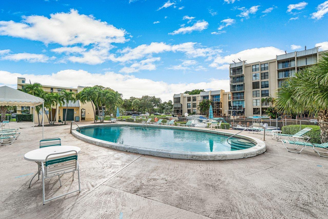 9 Royal Palm Way, Unit 606 Boca Raton, FL 33432 - Photo 25 of 26 027-9RoyalPalmWay-BocaRaton-FL-33432-SMA