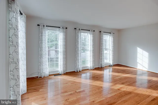 $3,475 | 9620 Masterworks Drive, Vienna, VA 22181