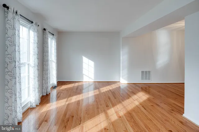 $3,475 | 9620 Masterworks Drive, Vienna, VA 22181