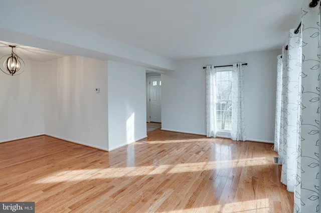 $3,475 | 9620 Masterworks Drive, Vienna, VA 22181