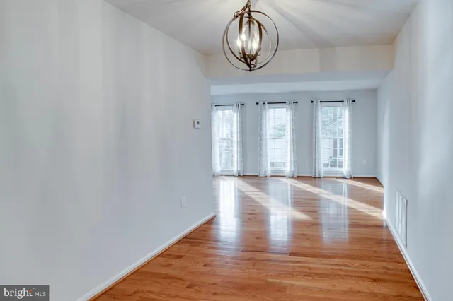 $3,475 | 9620 Masterworks Drive, Vienna, VA 22181