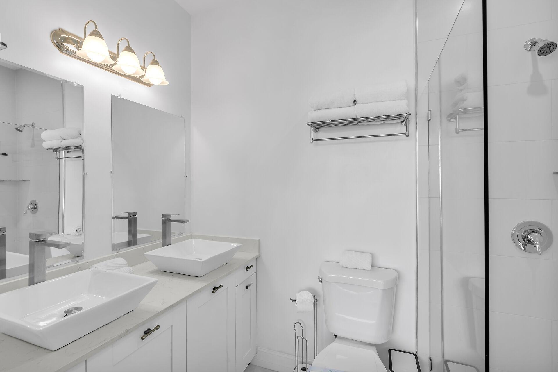 501 East Ocean Drive, Unit 9 Key Colony Beach, FL 33051 - Photo 23 of 47 Primary Batnroom - Ensuite