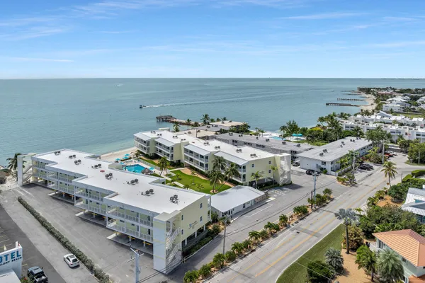 a picture of a city with lots of buildings