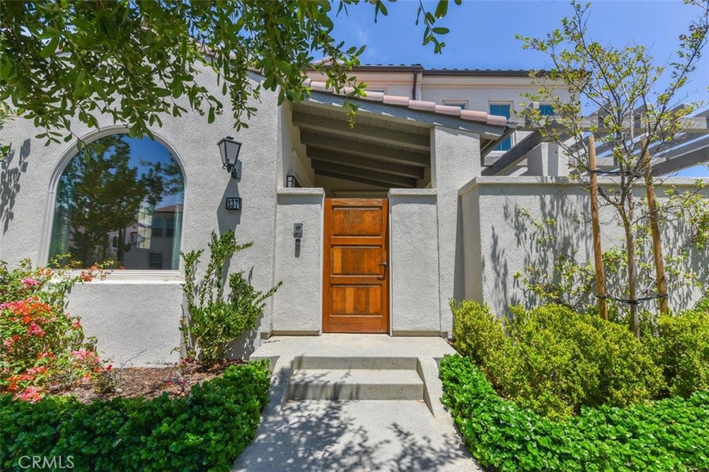 137 Falcon Ridge Irvine, CA 92618 - Photo 3 of 37 Gallery Image 3