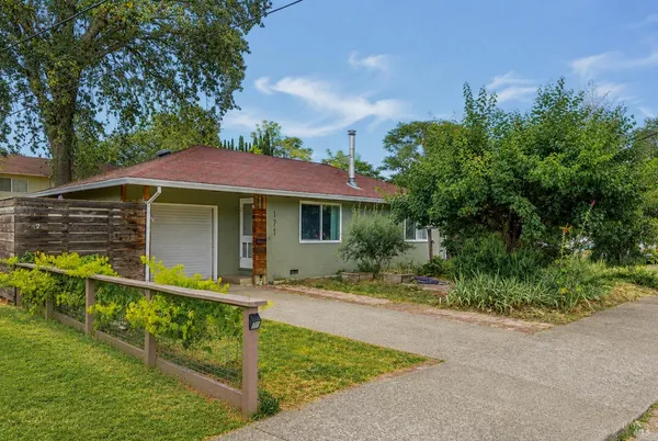 $415,000 | 171 Court Street, Ukiah, CA 95482