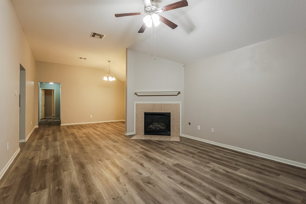 16924 Tableland Trail Conroe, TX 77385 - Photo 3 of 16