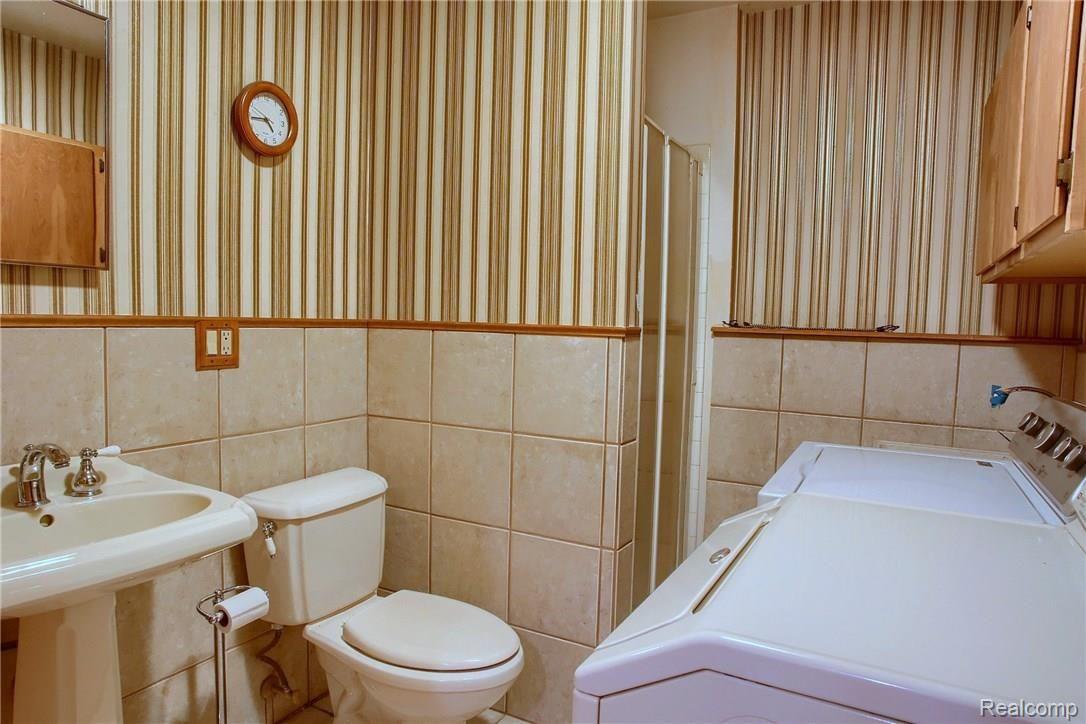 52126 Romeo Plank Road Macomb, MI 48042 - Photo 29 of 30 Laundry_Room.jpg