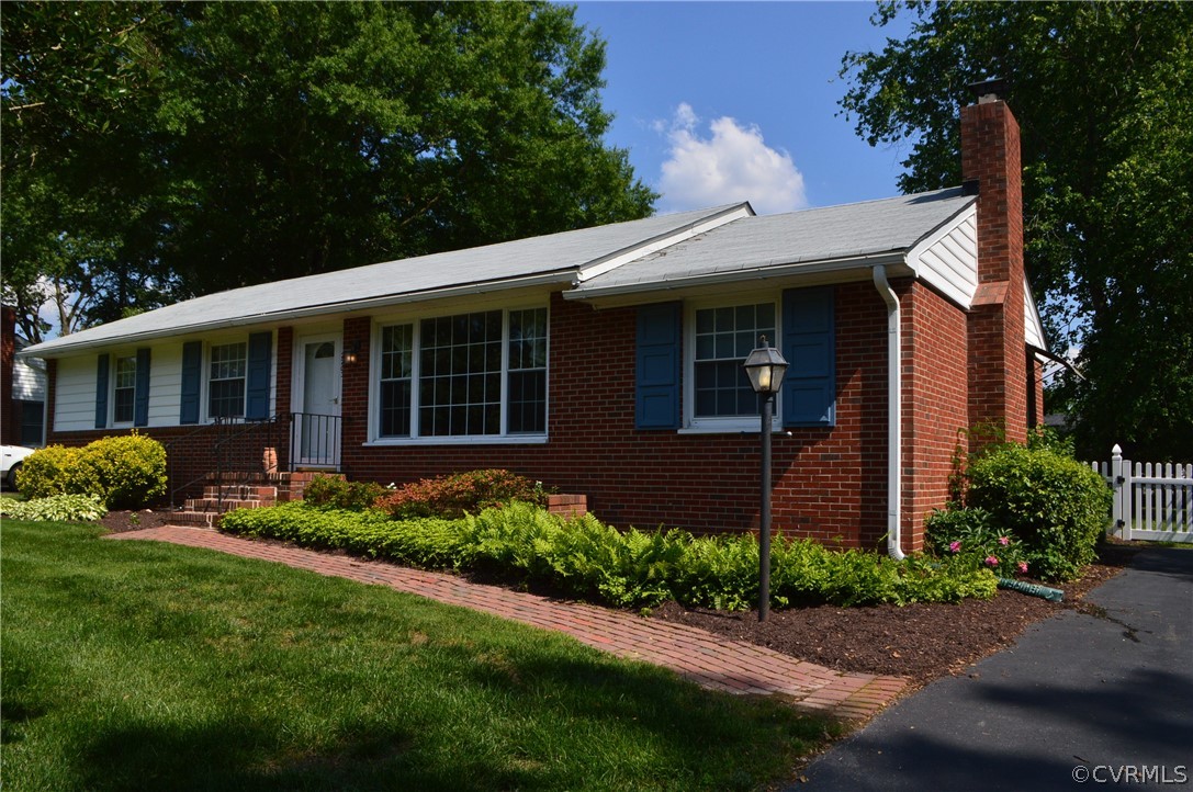 2203 Manlyn Road Henrico, VA 23229 - Photo 3 of 30 Gallery Image 3