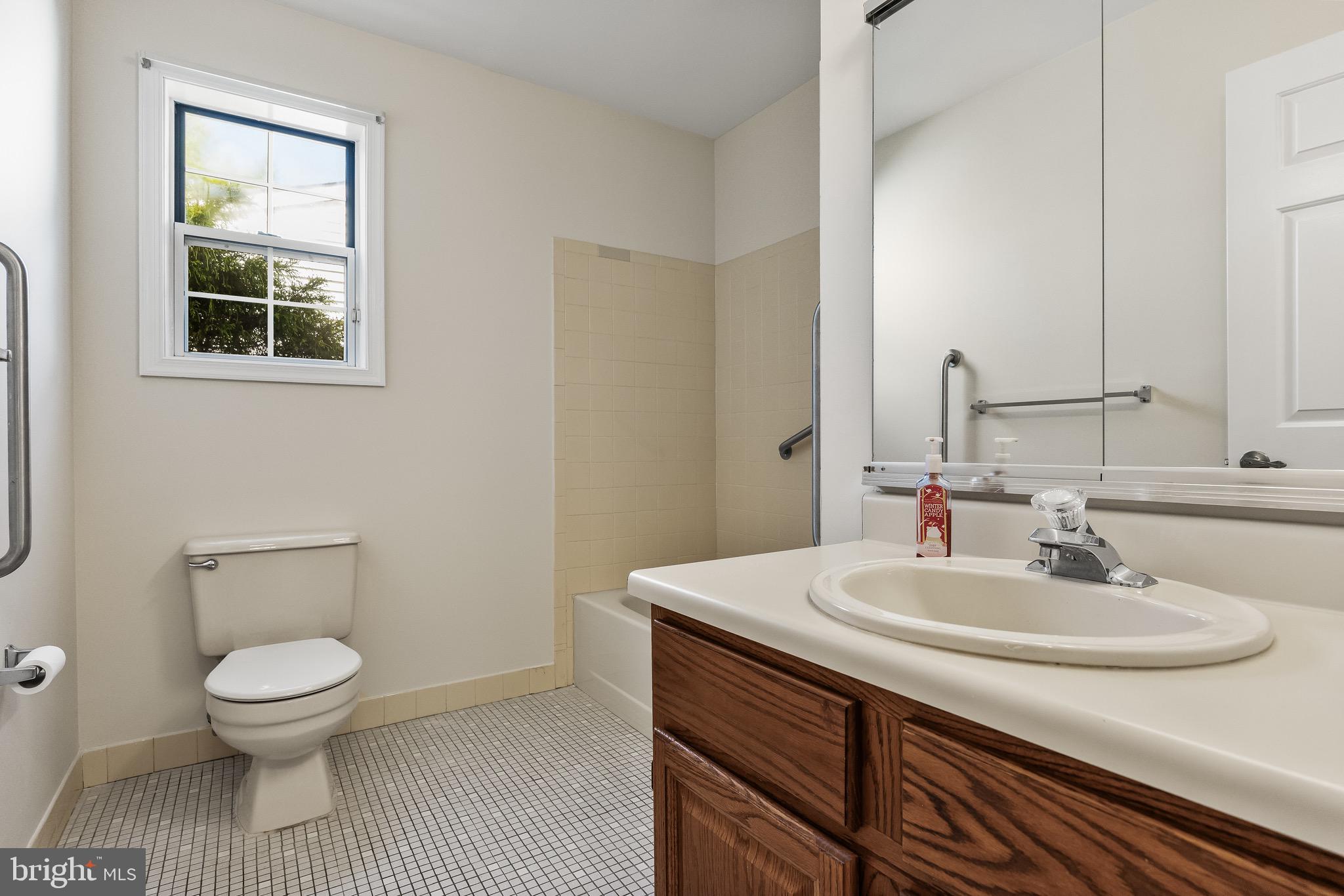 24 Lake View Terrace Columbus, NJ 08022 - Photo 9 of 26 Gallery Image 9