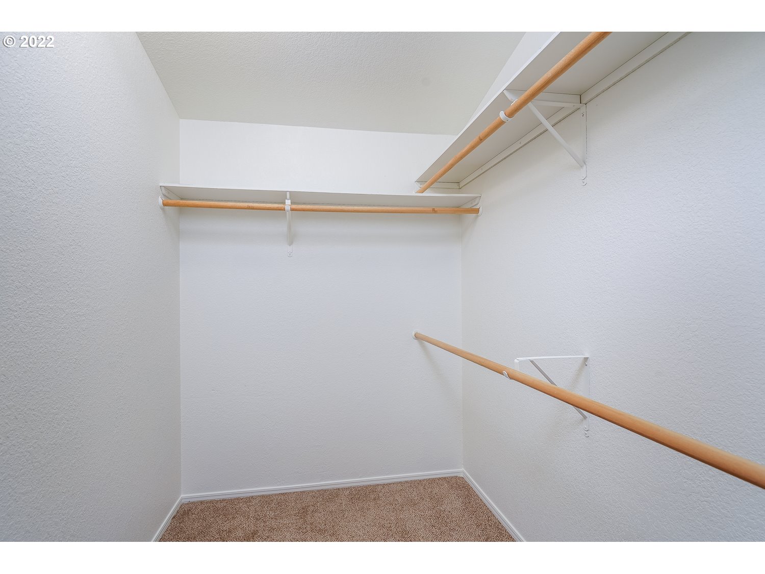30668 Spring Court Hermiston, OR 97838 - Photo 19 of 23 a view of small space with racks on the wall