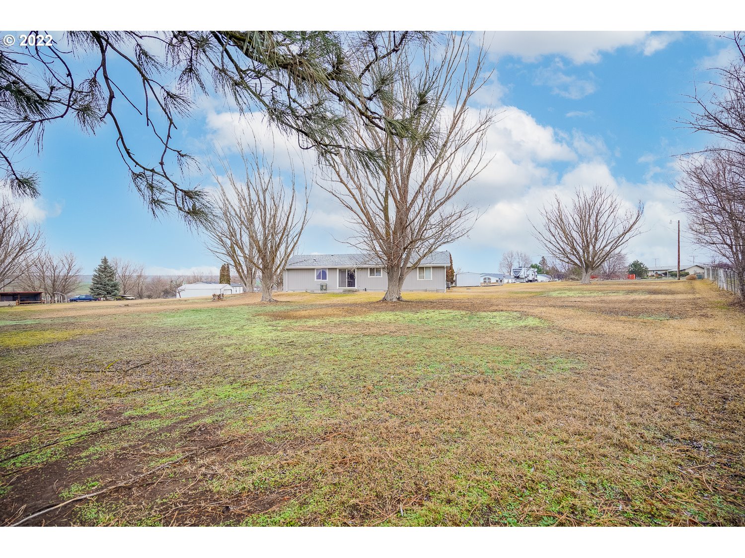 30668 Spring Court Hermiston, OR 97838 - Photo 6 of 23 a view of an ocean