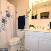2072 Amberjack Court Reston, VA 20191 - Photo 24 of 30 Bath