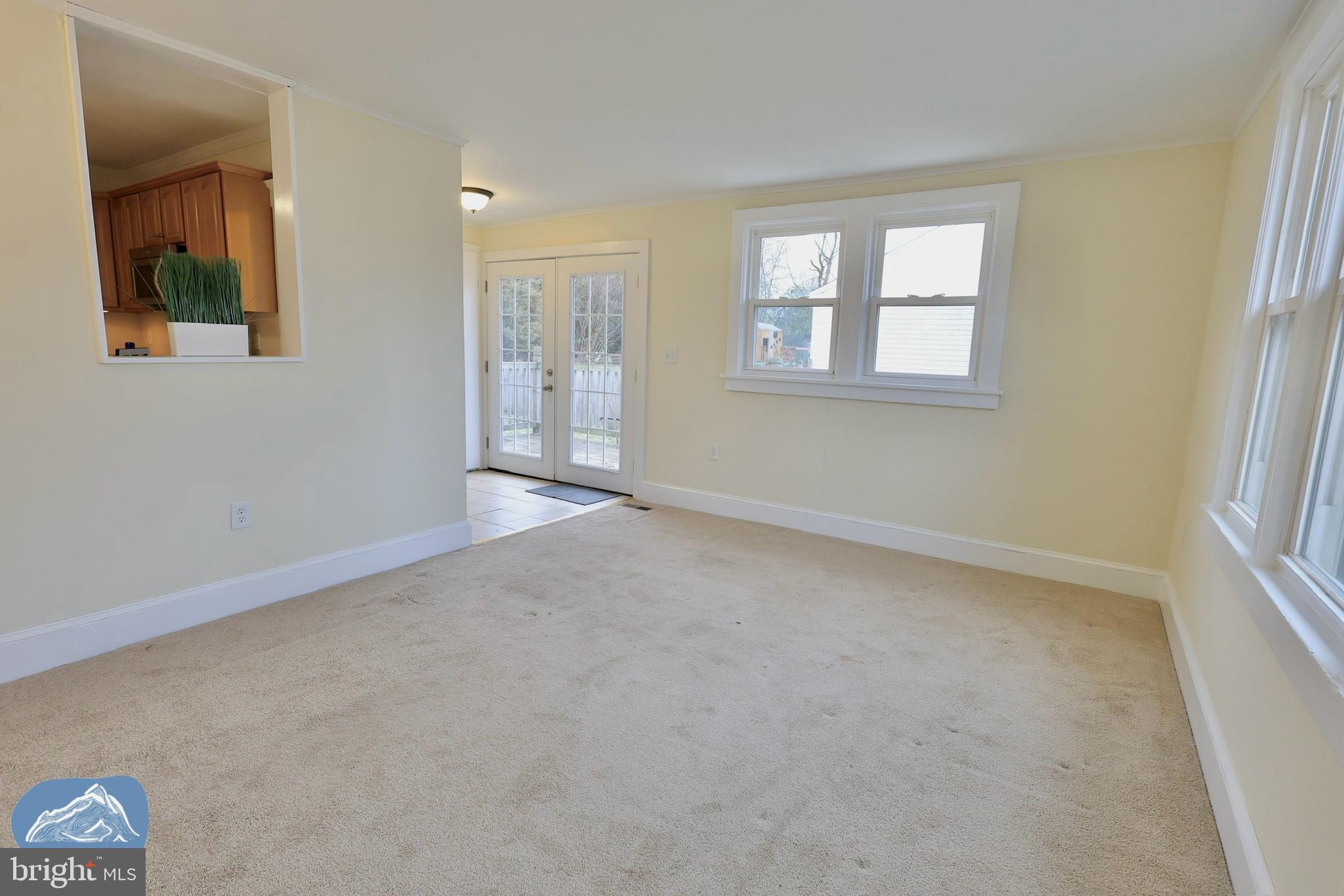 401 2nd Street Riverton, NJ 08077 - Photo 19 of 39 an empty room with windows and closet