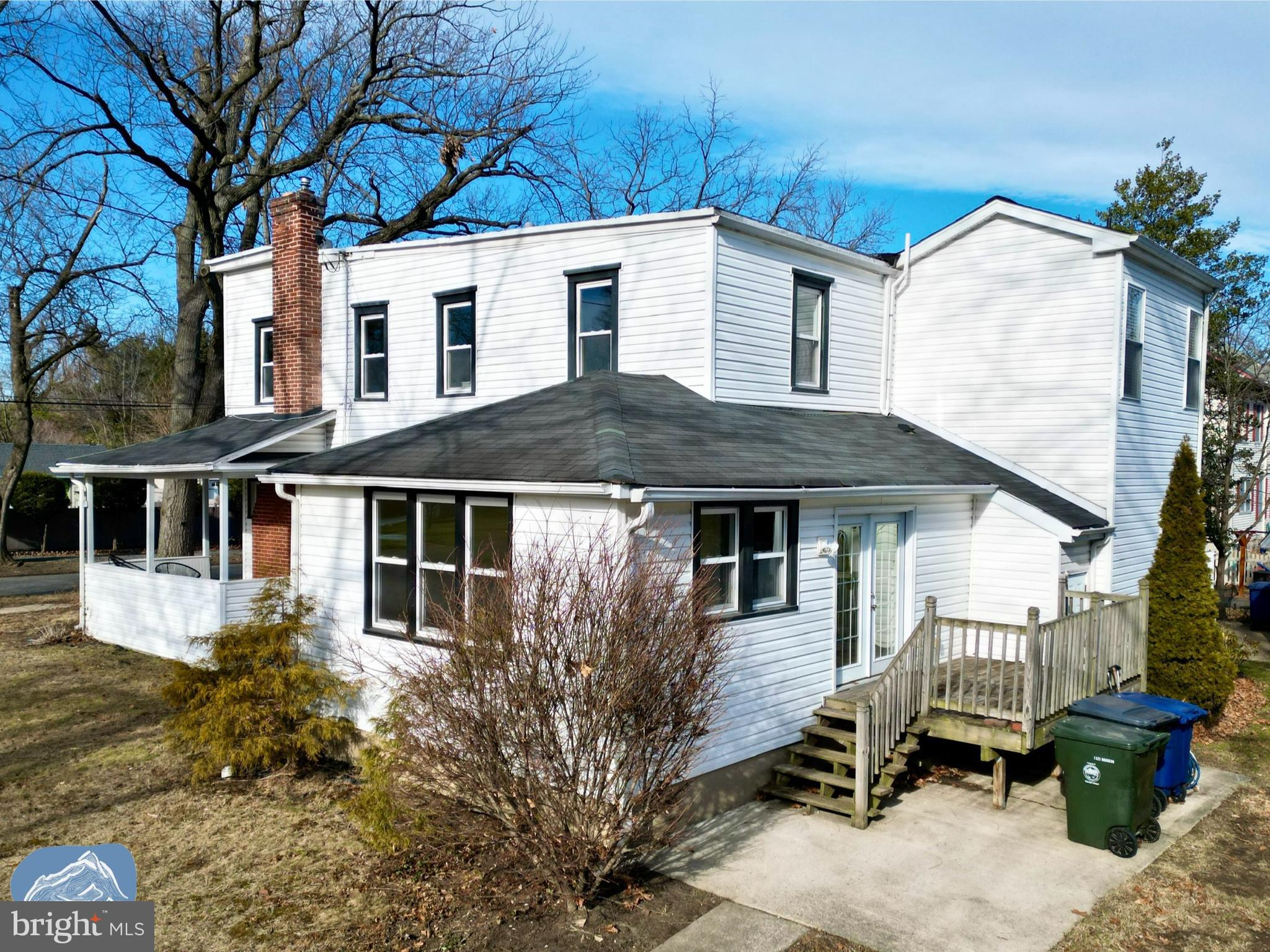 401 2nd Street Riverton, NJ 08077 - Photo 2 of 39 a view of a house with a patio