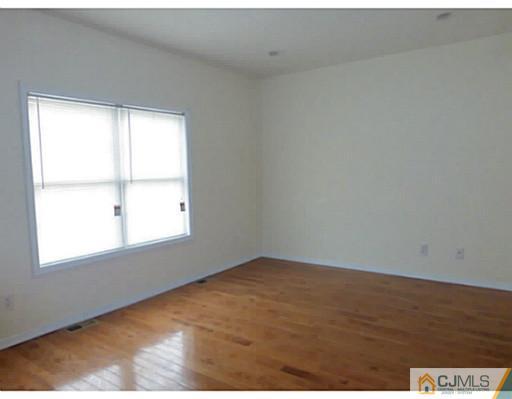 529 New Durham Road Piscataway, NJ 08854 - Photo 14 of 25 an empty room with a window