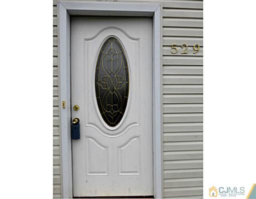 529 New Durham Road Piscataway, NJ 08854 - Photo 3 of 25 a close up of a mirror