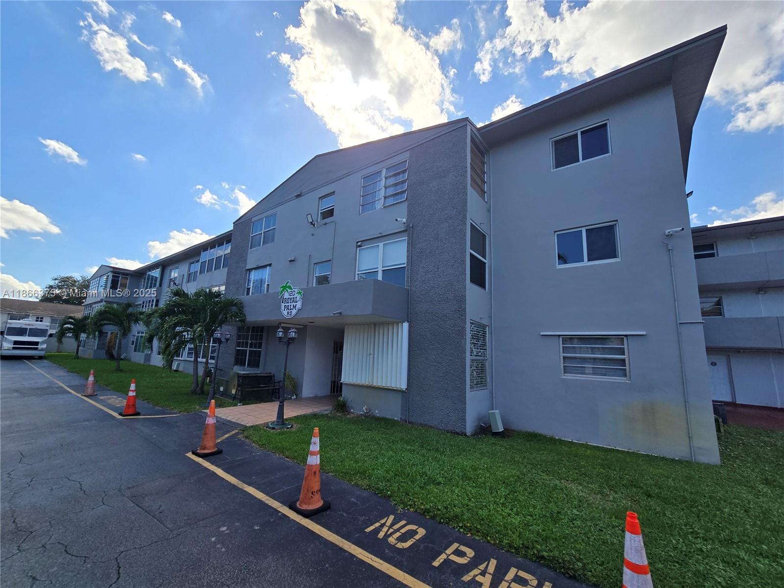 120 Royal Palm Road, Unit 209 Hialeah Gardens, FL 33016 - Photo 2 of 85