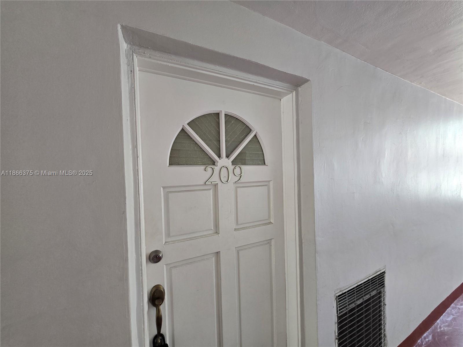 120 Royal Palm Road, Unit 209 Hialeah Gardens, FL 33016 - Photo 27 of 85