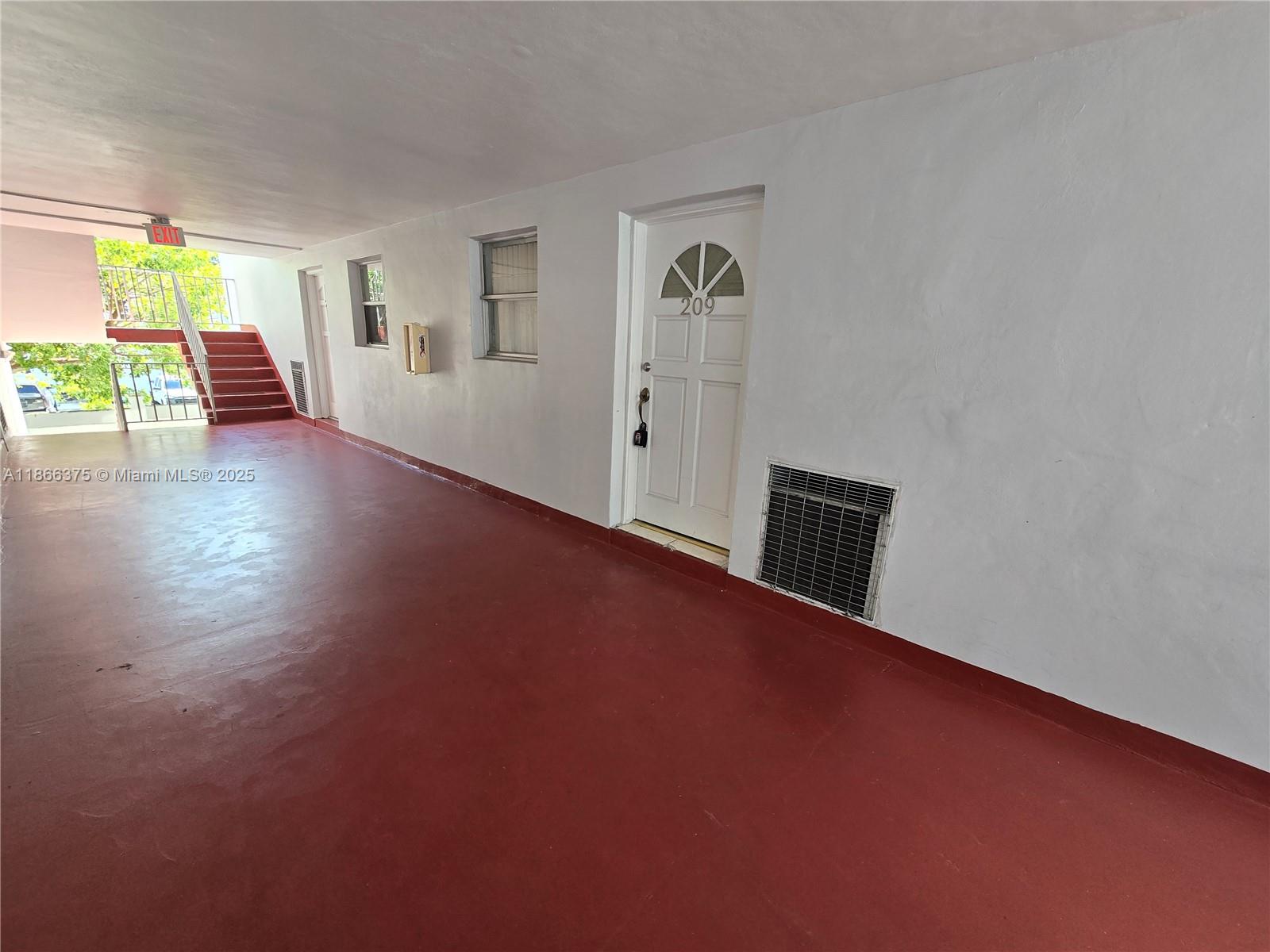 120 Royal Palm Road, Unit 209 Hialeah Gardens, FL 33016 - Photo 28 of 85