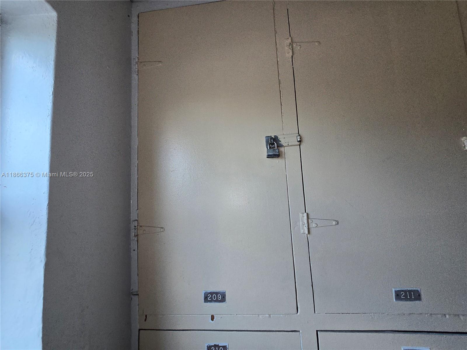 120 Royal Palm Road, Unit 209 Hialeah Gardens, FL 33016 - Photo 38 of 85