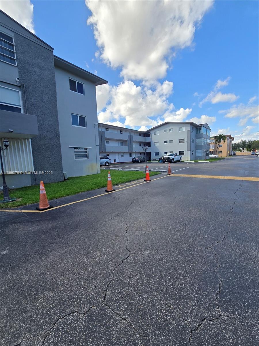 120 Royal Palm Road, Unit 209 Hialeah Gardens, FL 33016 - Photo 44 of 85