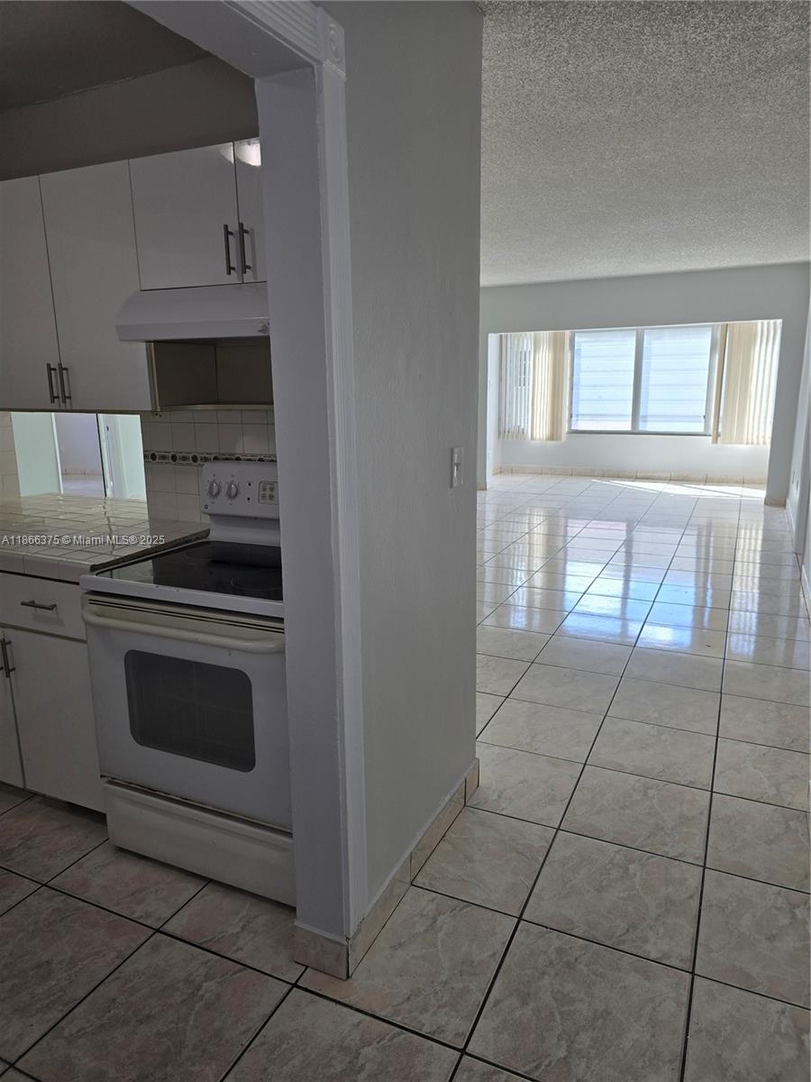 120 Royal Palm Road, Unit 209 Hialeah Gardens, FL 33016 - Photo 49 of 85