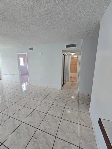 $1,850 | 120 Royal Palm Road, Unit 209, Hialeah Gardens, FL 33016