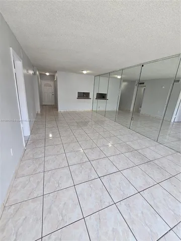 $1,850 | 120 Royal Palm Road, Unit 209, Hialeah Gardens, FL 33016