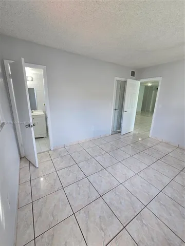 $1,850 | 120 Royal Palm Road, Unit 209, Hialeah Gardens, FL 33016