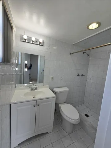$1,850 | 120 Royal Palm Road, Unit 209, Hialeah Gardens, FL 33016