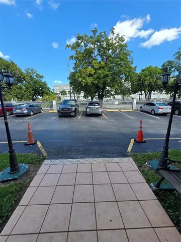 $1,850 | 120 Royal Palm Road, Unit 209, Hialeah Gardens, FL 33016